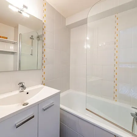 Apartment Moderne 4 Pers, A 30m Des Pistes Et Commerces - Fr-1-807-3